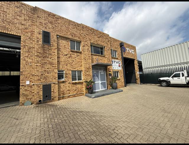 820M² WAREHOUSE TO LET IN SPARTAN